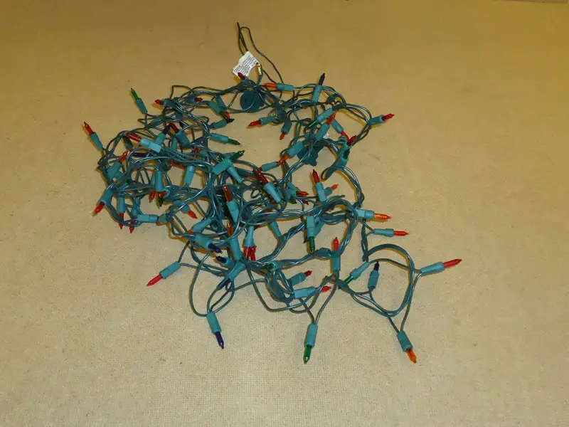 22-Foot Multicolor Christmas Tree Light Strand – Green Wire With Assorted Bulbs 1