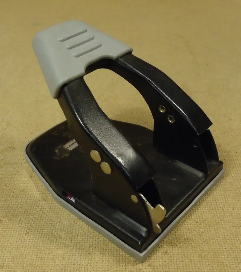 Acco Two-Hole Punch – 50-Pack, 6.5" × 5" × 4.5", Metal And Plastic Construction (Pre-Owned) 1