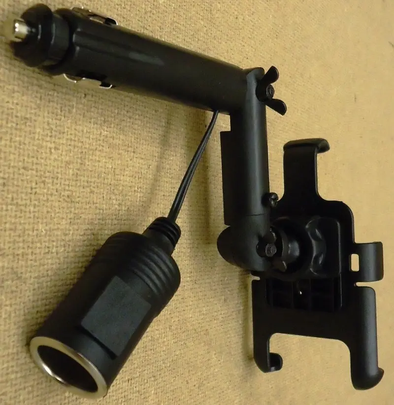 Amzer B002Vpdkm2 Vehicle Mount Power Dongle For Motorola Droid (Used) 1
