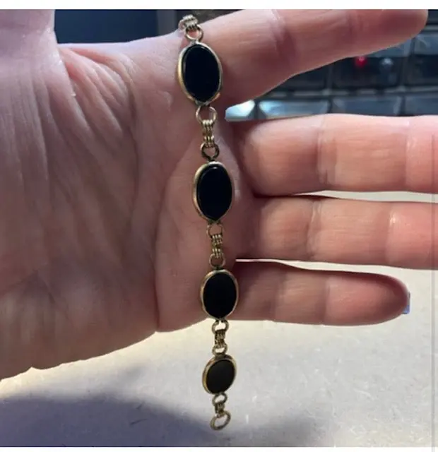 Art Deco–Style Bracelet – Geometric Metal Design With Retro Glamour 1