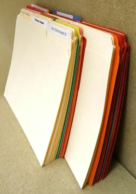 Assorted Paper Folders – 11.5" × 9" And 14.5" × 9", Used 1
