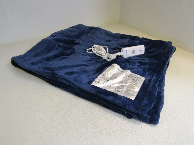Bedsure Navy-And-White Electric Heated Throw (60" X 50") – New 1