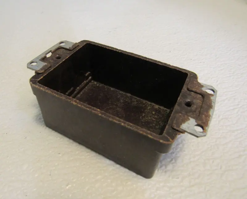 Brown Single-Gang Class 2 Electrical Box (Pre-Owned) 1