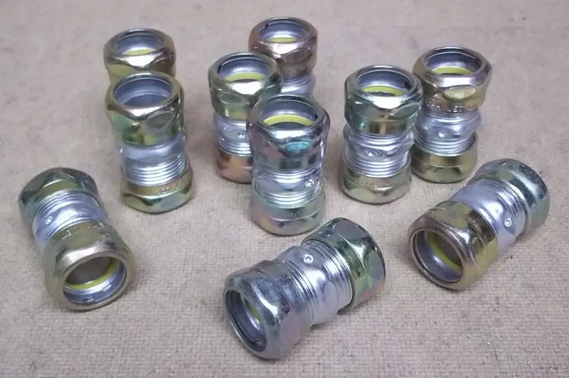 Crouse-Hinds 661Rt 3/4" Emt Compression Coupling – Pack Of 10, Brand New 1