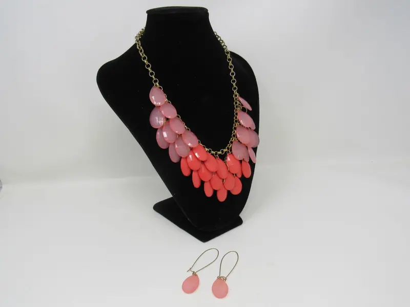 Designer Statement Necklace And Earrings Set – Coral And Gold Tone (Female Adult, Used) 1