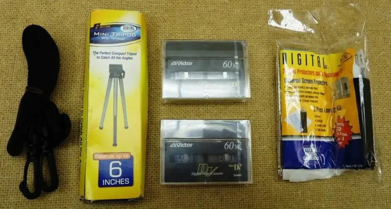 Digital Concepts Dv-1225 Minidv Camcorder Carry Case + Starter Accessory Bundle (New) 1