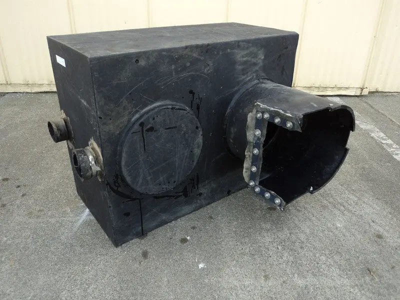Durable Underground Water Storage Tank – 50-Gallon Black Fiberglass, Pre-Owned Industrial Grade 1