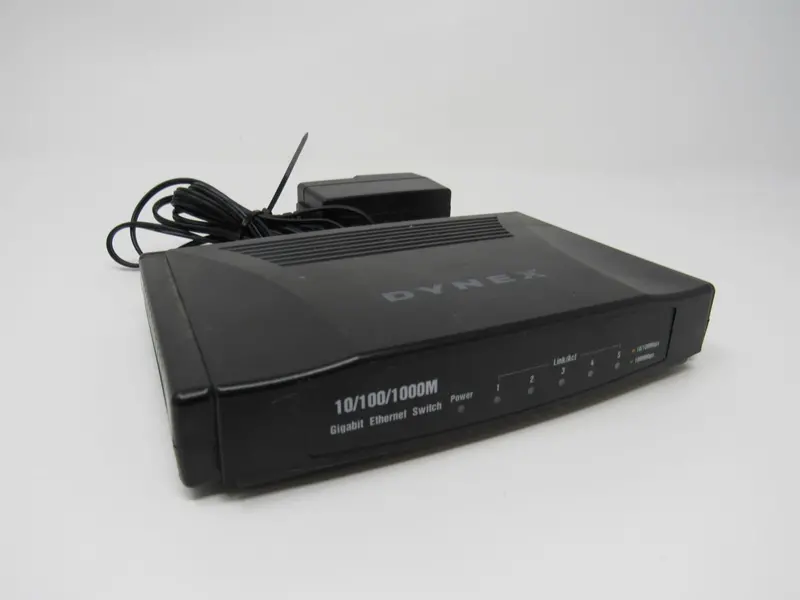Dynex Dx-Gb5Prt 5-Port Gigabit Ethernet Switch (10/100/1000 Mbps) – Pre-Owned 1
