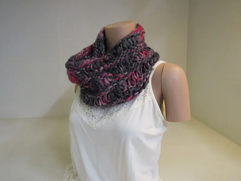 Extra-Bulky Multicolored Merino Cowl – Cozy Hand-Knit Style 1