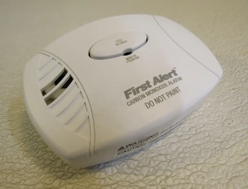 First Alert Plug-In Carbon Monoxide Detector – White, Ac-Powered, Pre-Owned 1