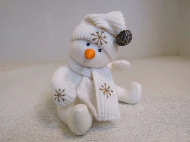 First & Main Marshmallow Snowman Plush – Off-White With Gold Snowflake Accents – Ages 3+ (Model 5420Xs1414, Pre-Owned) 1