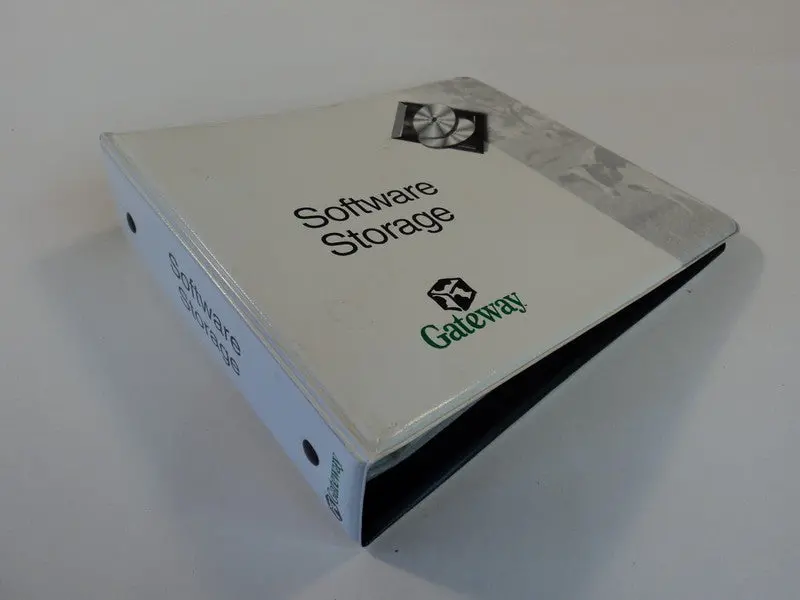 Gateway 9900378 Software Cd Binder – 1.5" Capacity, 12-Slot, White (Used) 1