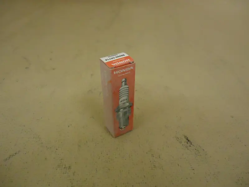 Genuine Honda Dr6Hs Spark Plug Oem Part #98066-56716 (New) 1