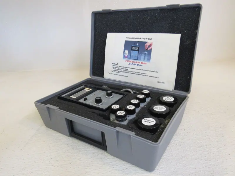 Globenet 9600 Ph/Orp Meter With Complete Calibration Kit – Pre-Owned 1