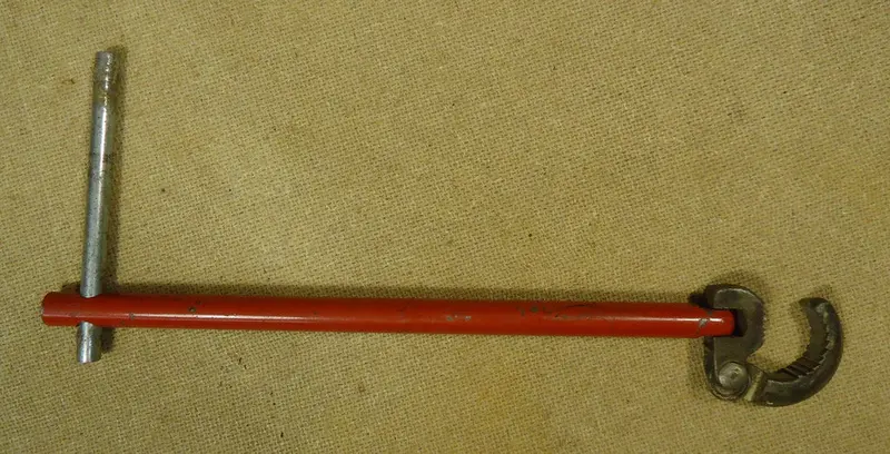 Heavy-Duty Leverage Wrench – 12.5" × 5" × 2" × 0.5", Red-Anodized Metal (Pre-Owned) 1