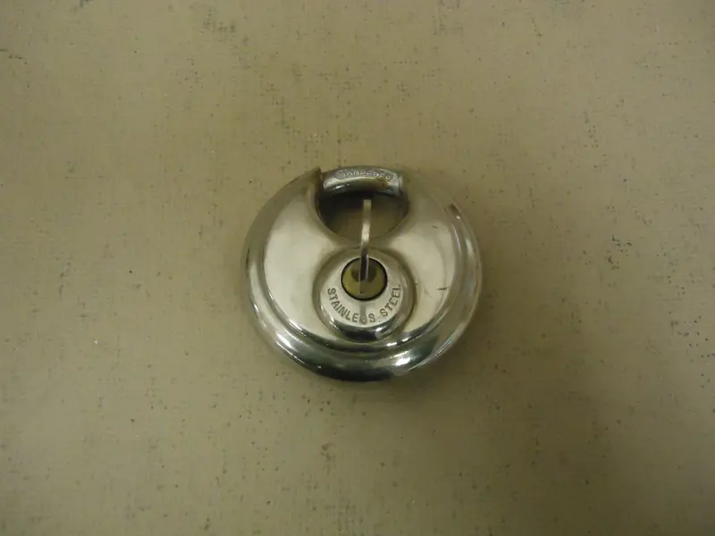 Heavy-Duty Stainless Steel Disc Lock – 3″ Diameter × 1″ Depth (Used) 1