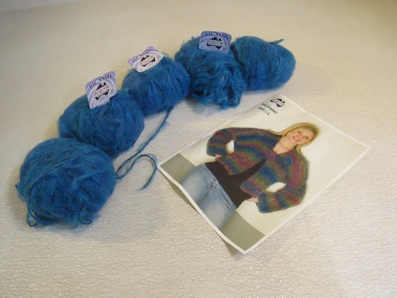 Heirloom Picasso Bulky Yarn In Blue – 5 Balls (109 Yds Each) 1