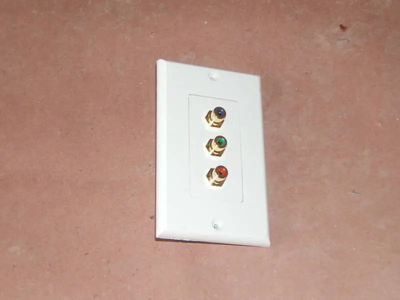 Hometech Speaker Wall Plate – Previously Used 1
