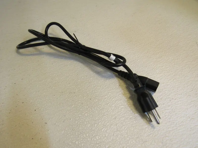 Honglin 55-Inch C13-To-Nema 5-15 Power Cord – 10A, 125V (Pre-Owned) 1