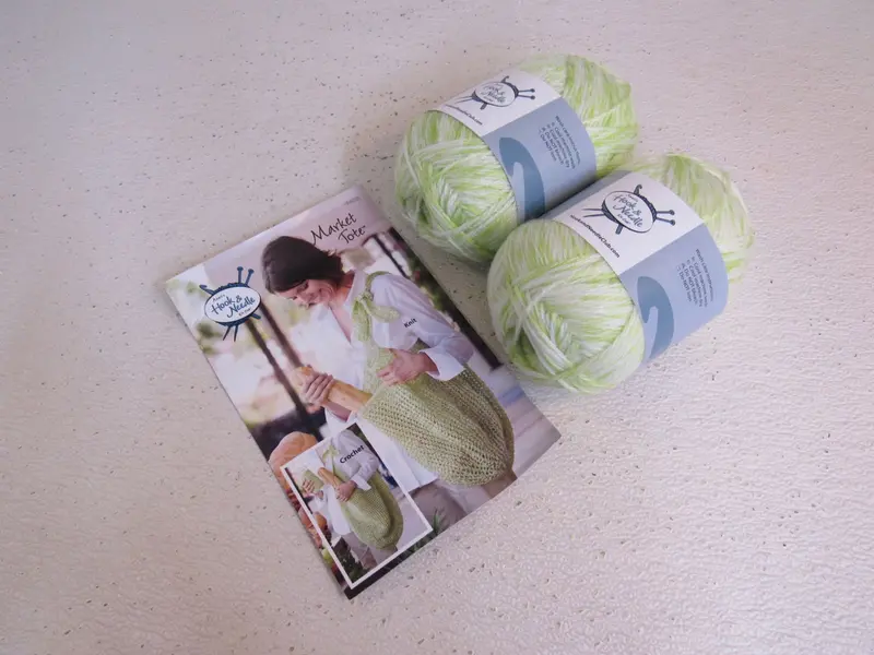 Hook & Needle Market Tote & Bottle Carrier Kit – 2 × 300-Yard Acrylic Skeins 1