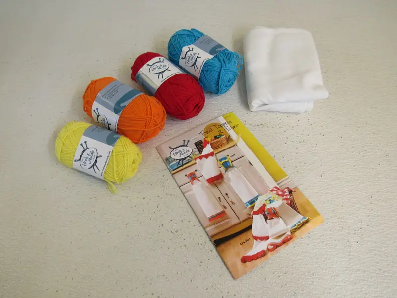 Hook & Needle Towel Topper & Trim Kit – 3 Cotton Towels + 3 Cotton Yarn Balls 1