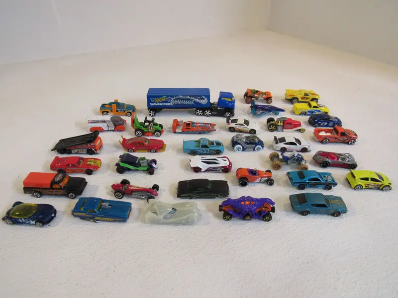 Hot Wheels Assorted Vehicles – Lot Of 34 Cars And Trucks (Pre-Owned) 1