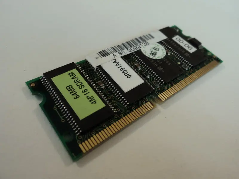 Hynix 64Mb Sdr Sdram Chip – 4M X 16 Configuration, Hy57V651620B 1