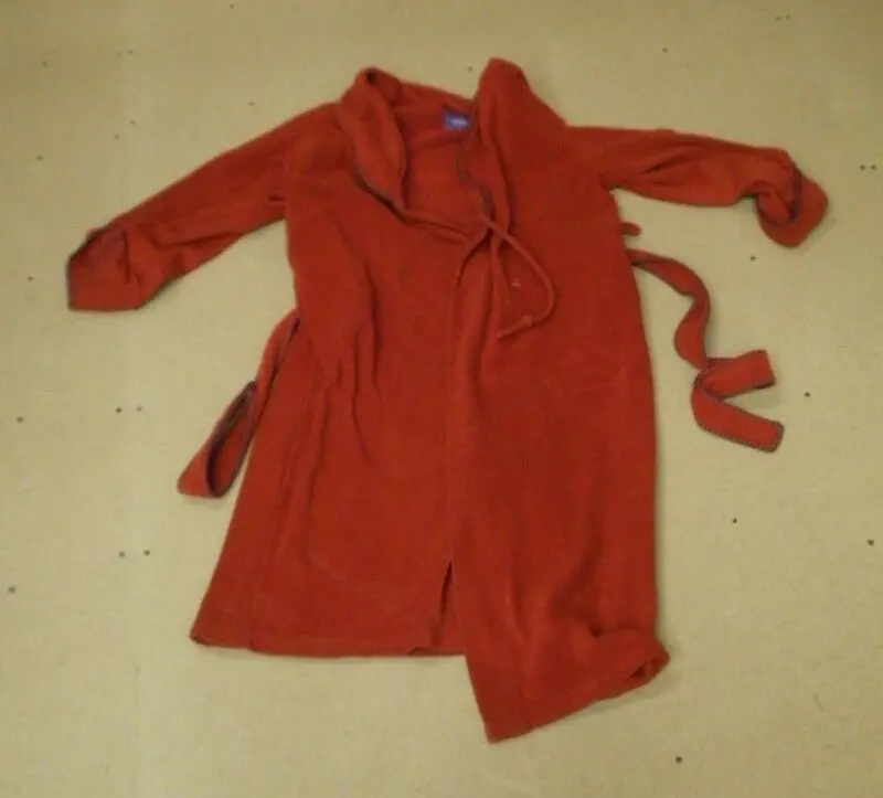 Ic Winters Women’S Polyester Bathrobe – Medium Fit, Bold Red Color – Comfortable & Absorbent – Pre-Owned 1