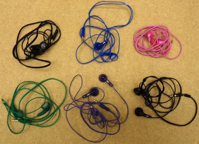 Jvc Earbud Headphone Bundle — 6 Units, Untested/For Parts Only (Used) 1