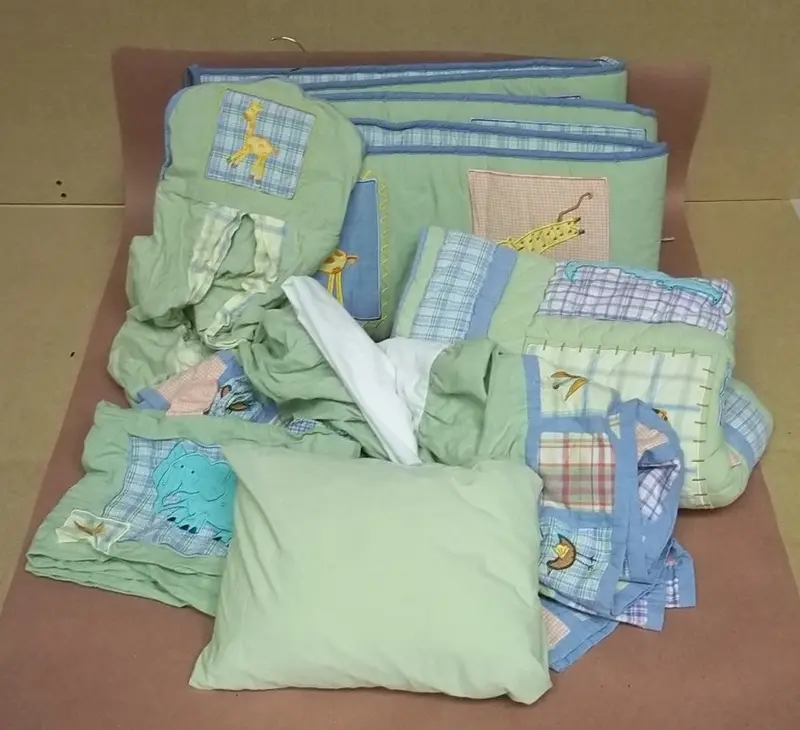 Kids Line 6-Piece Crib Bedding Set – Pre-Owned 1