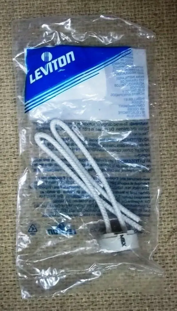 Leviton Gx5.3 Mr16 Mini Bi-Pin Lamp Base (Model 063-80052) – White – Brand New 1