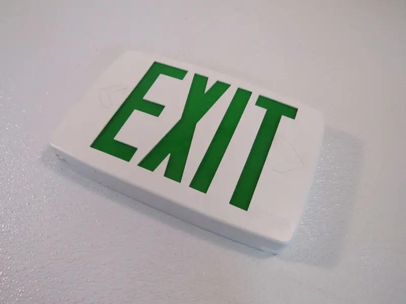 Lithonia Single-Sided Lighted Exit Sign – White/Green, 120/277V Ac (388087) 1