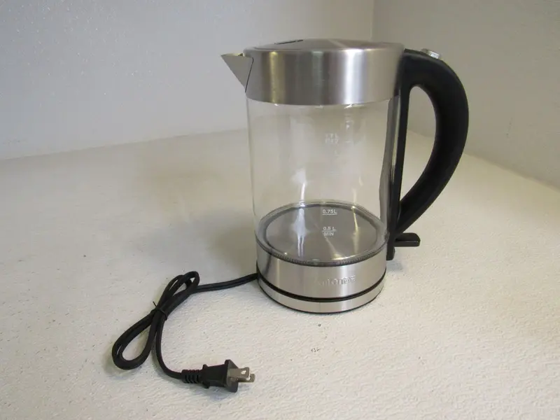Luukmonde Rapid-Boil Electric Kettle – 1.7L, Auto Shut-Off, 29-Inch Cord 1