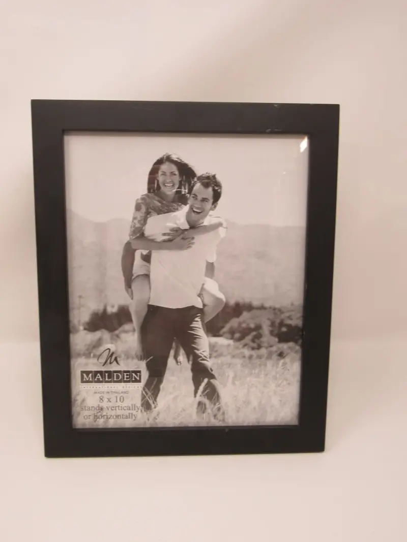 Malden International 8×10 Black Painted Wood Photo Frame – Model 673-80 – Pre-Owned 1