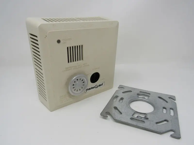 Master Guard Smoke Detector – Single-Station, Off-White, Manufactured 2005 – Pre-Owned 1