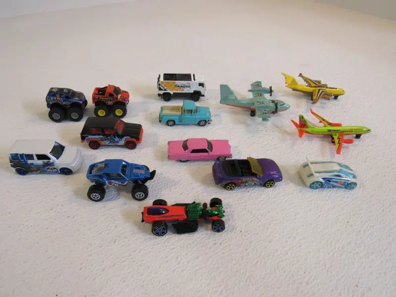 Matchbox Mixed Fleet – 14-Piece Set Including Cars, Trucks, And Aircraft (Pre-Owned) 1