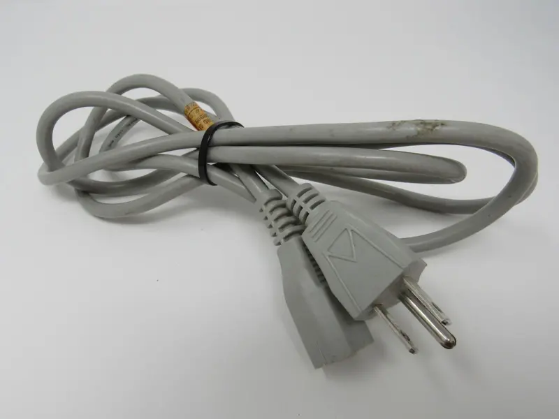 Mayor 5.5-Foot Nema 5-15P To Iec C13 Power Cord – Refurbished 1
