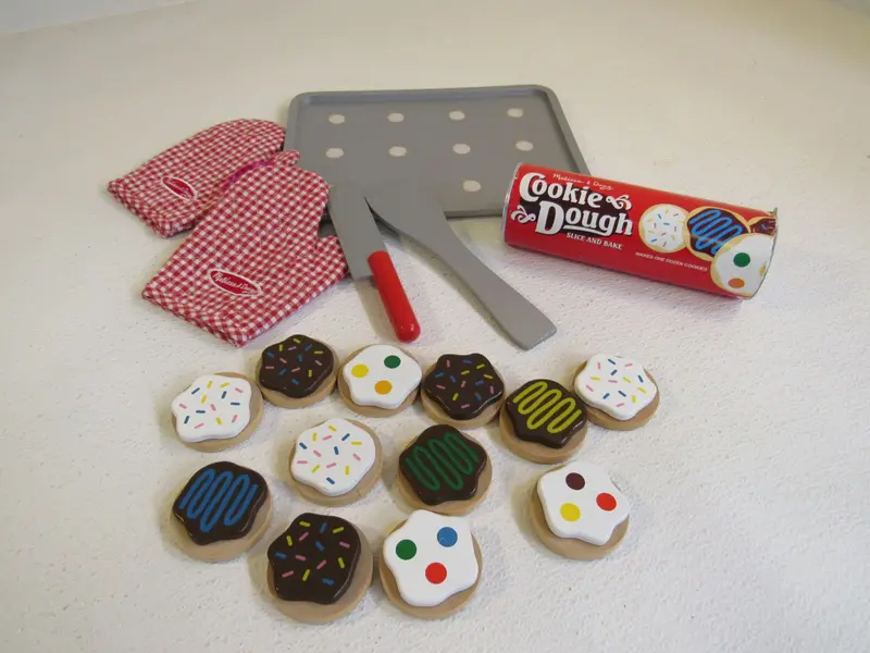Melissa & Doug Slice & Bake Cookie Set – Interactive Wooden Pretend Play Kit, Model 4074, Pre-Loved 1