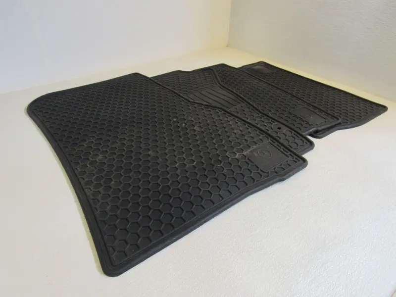 Mercedes-Benz All-Weather Black Rubber Floor Mat Set (Front + Rear, 4-Piece) – Pre-Owned 1