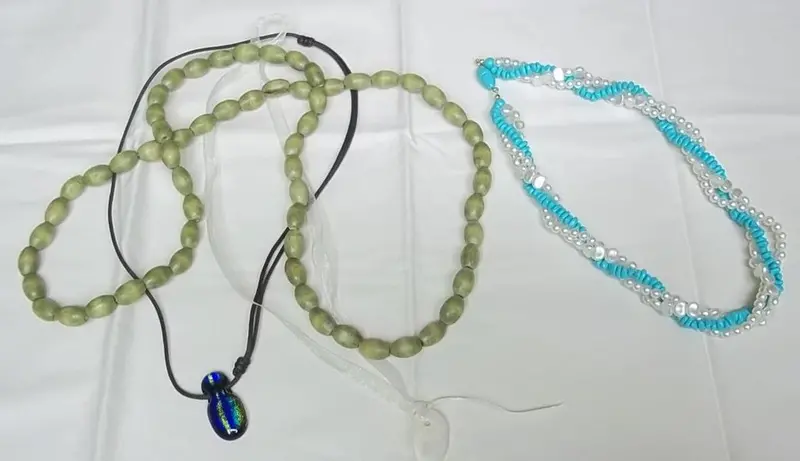 Mixed Costume Jewelry Lot – 17-Piece Necklace, Earring & Bracelet Assortment 1