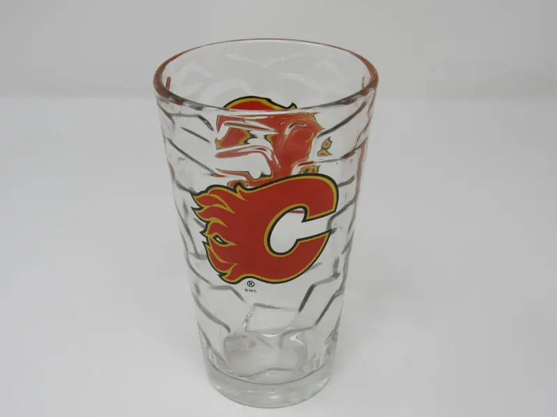 Nhl Calgary Flames Vintage Textured Pint Glass – Clear Glass Collectible – Pre-Owned 1