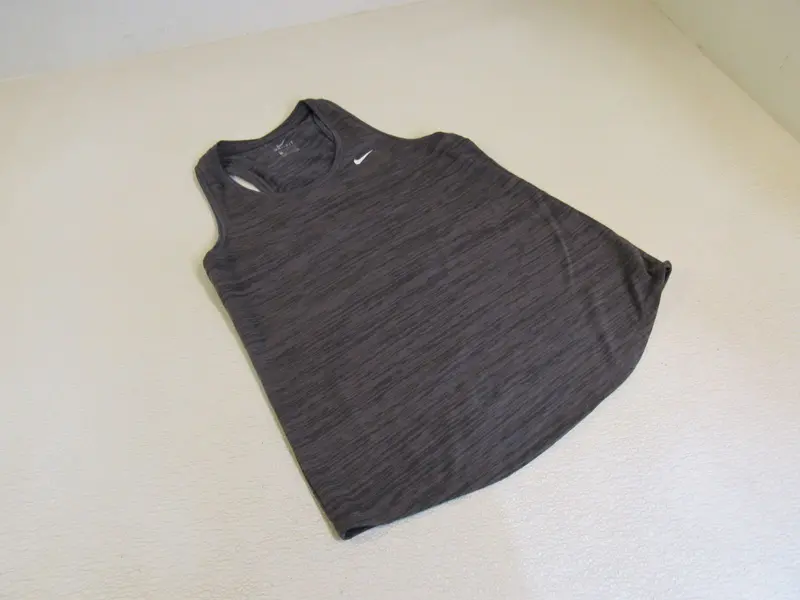 Nike Women'S Gray Solid Athletic Top – Size S, Gently Used 1