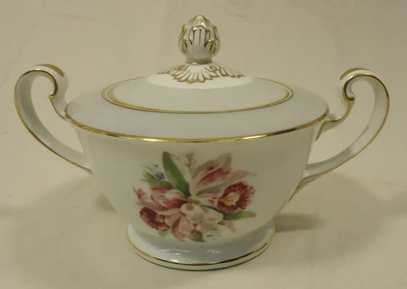 Noritake 5049 Vintage Sugar Bowl With Lid – Ornate Gold-Trimmed Ceramic 1