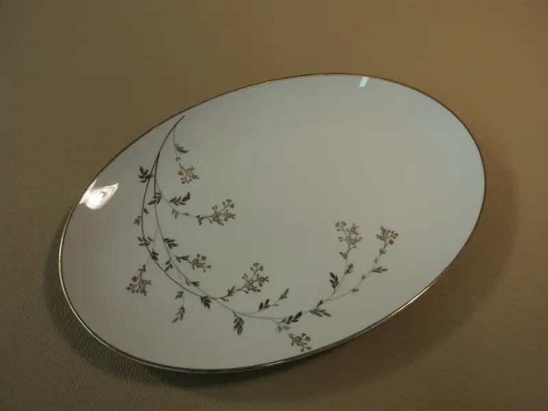 Noritake Andrea 5524 Serving Platter – 14" Oval White China Featuring Gold And Gray Botanical Accents 1