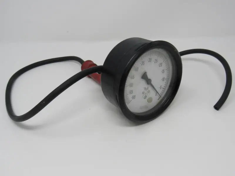 Noshok H2O Water Pressure Gauge – Industrial Vintage-Style Instrument (Used) 1