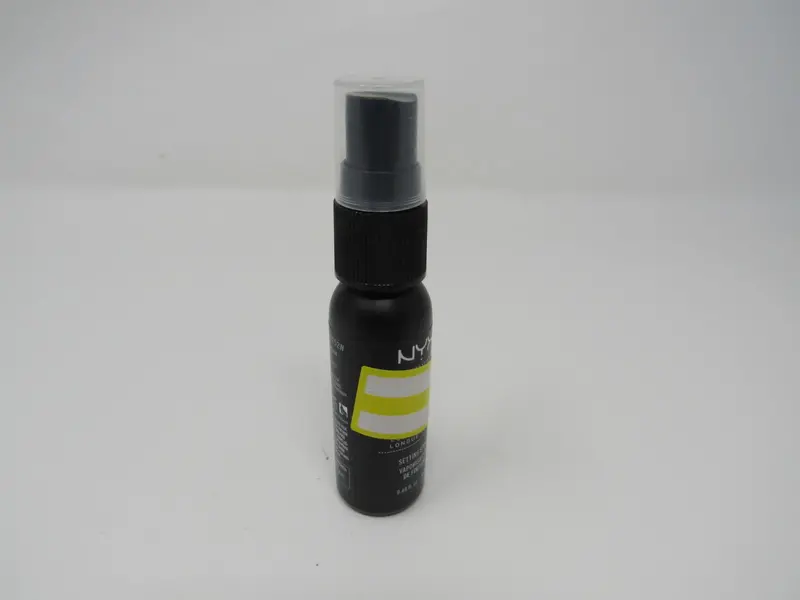 Nyx Matte Finish Setting Spray – Oil-Control, Long-Lasting Hold, 0.60 Oz 1