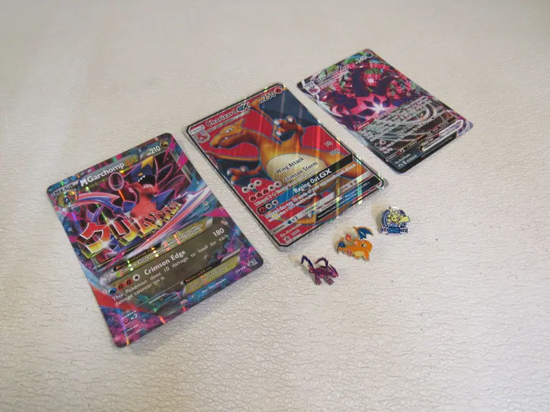 Pokémon Trading Card & Pin Set – 3 Cards + 3 Collectible Pins – #858-102822 (Pre-Owned) 1