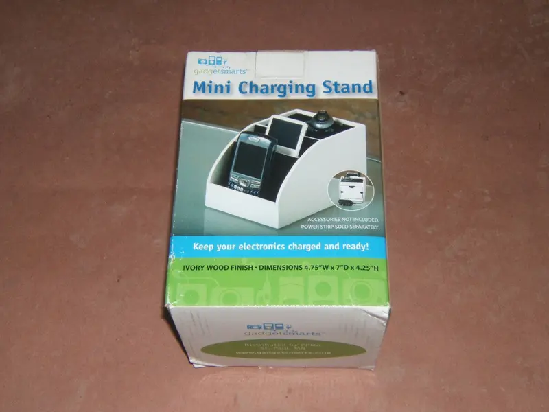 Power Play Marketing Ivory Mini Charging Stand – Pre-Owned 1