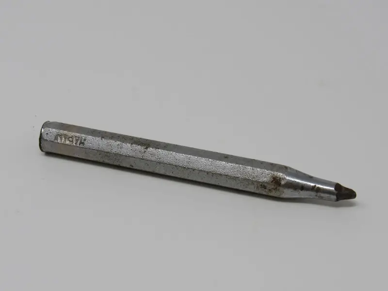 Professional Vintage Nail Punch – 3.25-Inch Steel Striking Tool (Used) 1