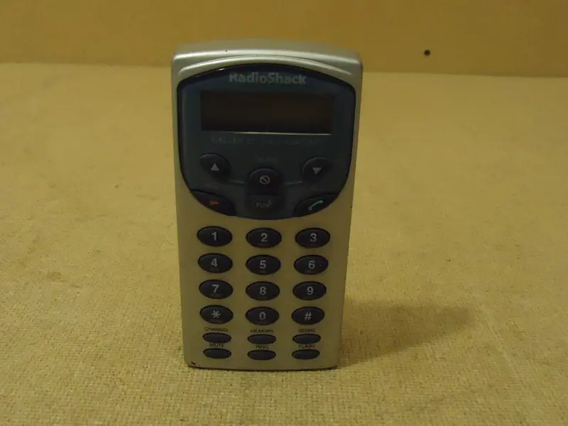 Radioshack 43-2101 Cordless Handset – Gray Single Unit – Compatible With 900Mhz Systems – Used & Inspected 1